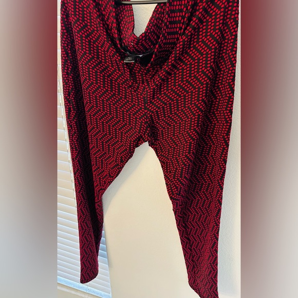 NeverWorn 26/28 & 22/24 Red/Blk Peplum Knit Top & Matching High Waisted Leggings - Picture 8 of 9